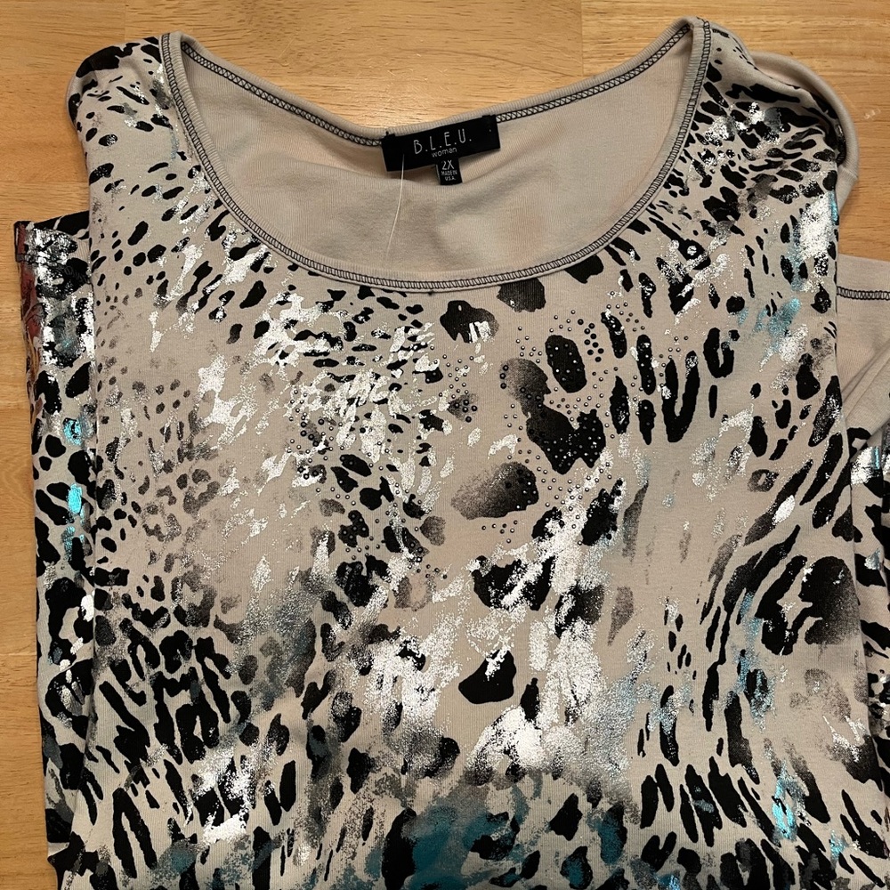 Gorgeous LEOPARD design 3/4 length 2X top tan being black silver metallic NEW